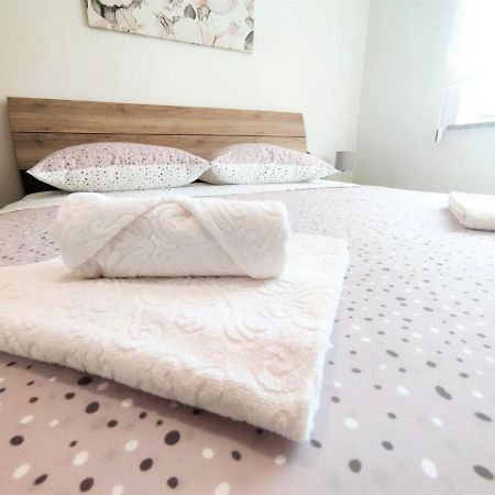 Apartman Dori Pula Exterior photo